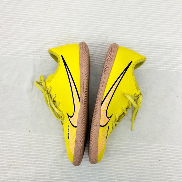 Nike Youth Mercurial Vapor 15 Club IC Soccer Shoes Yellow Strike - Picture 8 of 13